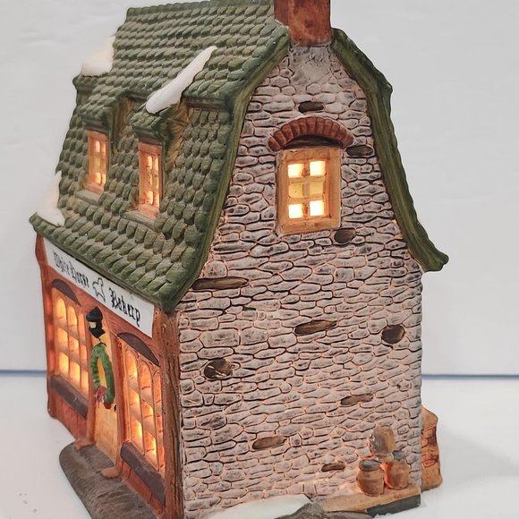 Vintage Rare 80s Department 56 White Horse Bakery Porcelain Lighted Building - Picture 3 of 10